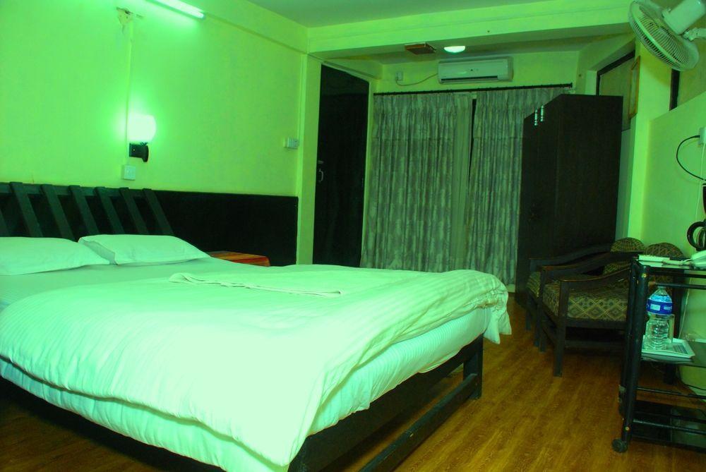 Pariwar Hotel