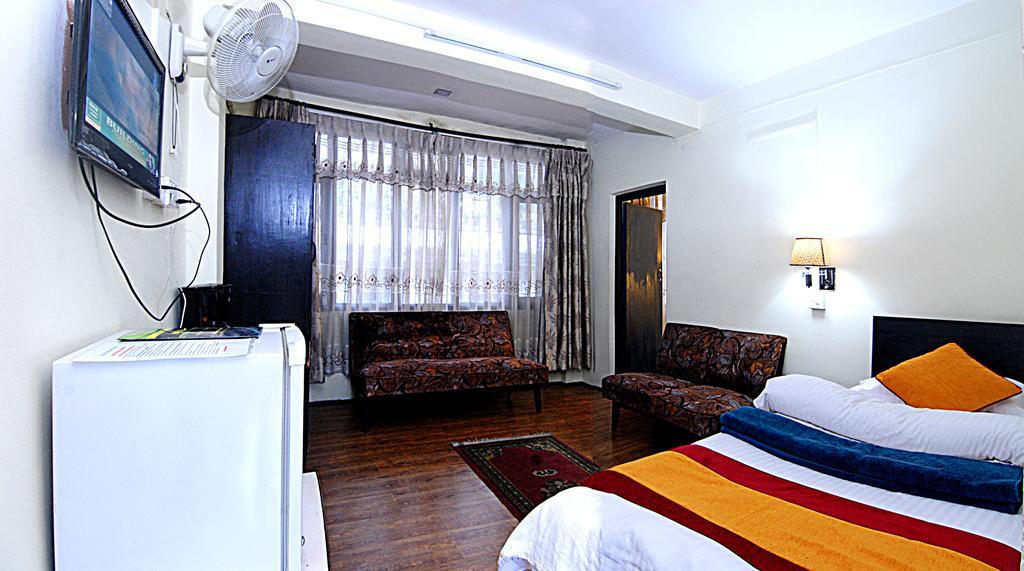 Pariwar Hotel
