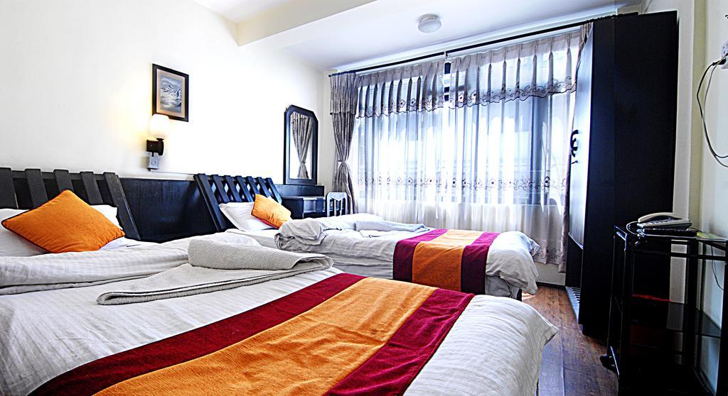 Pariwar Hotel