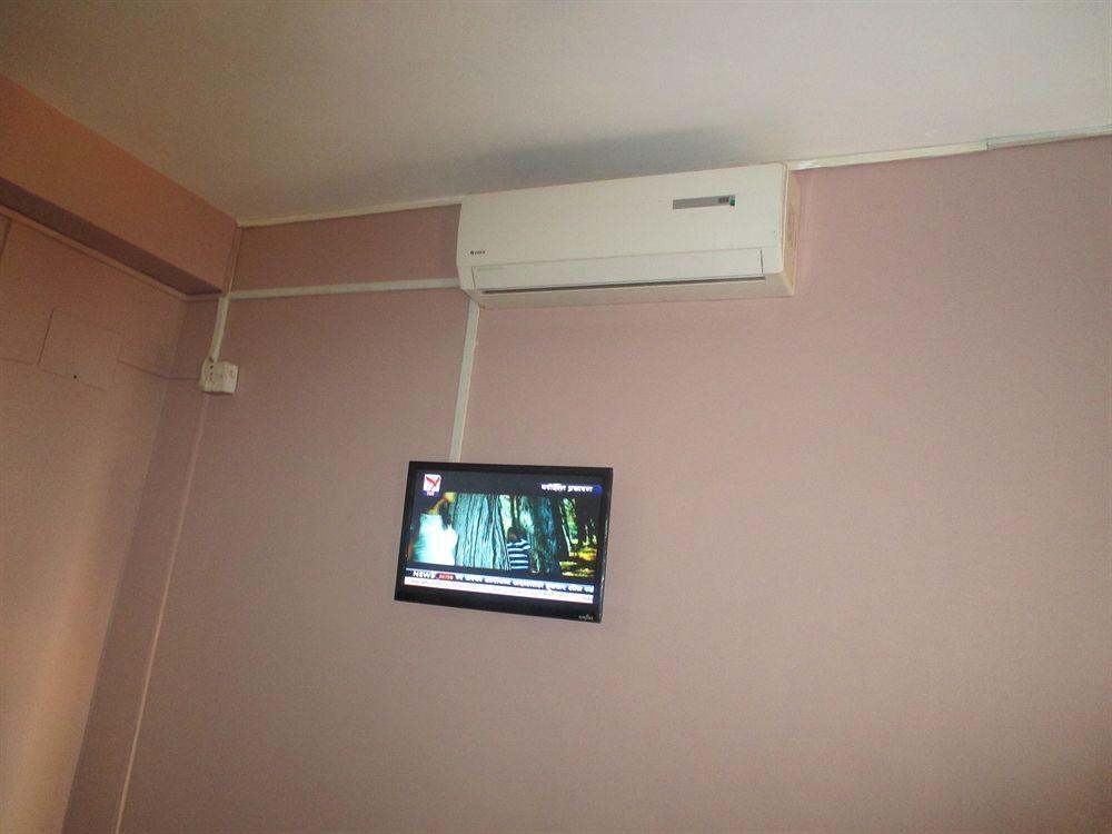 Budget Multiplex Bed & Breakfast *