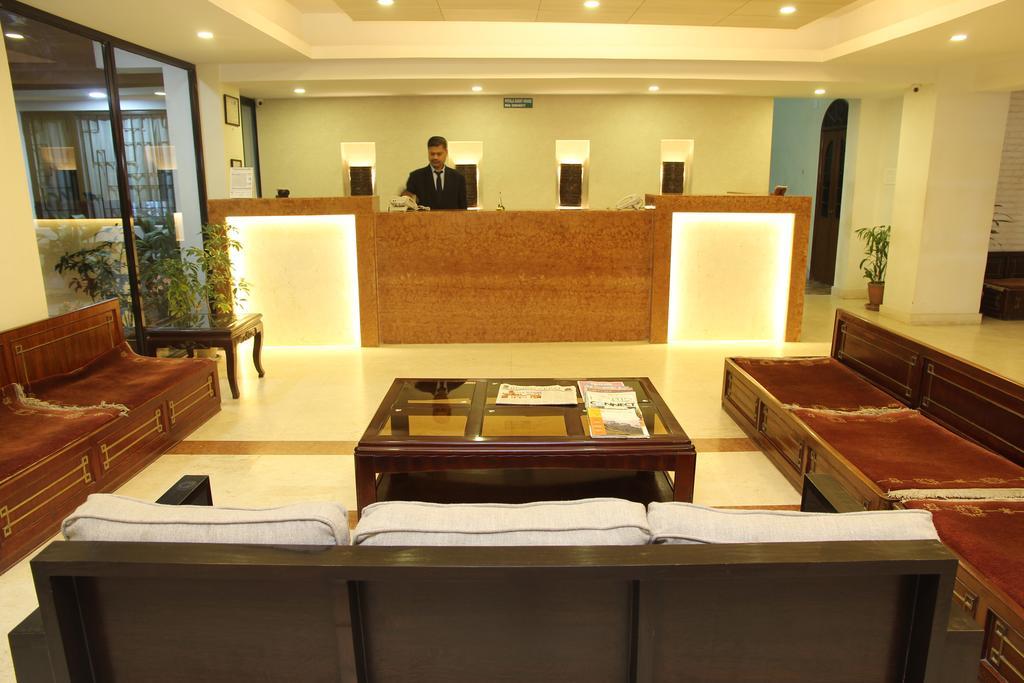 Hotel Potala 2*