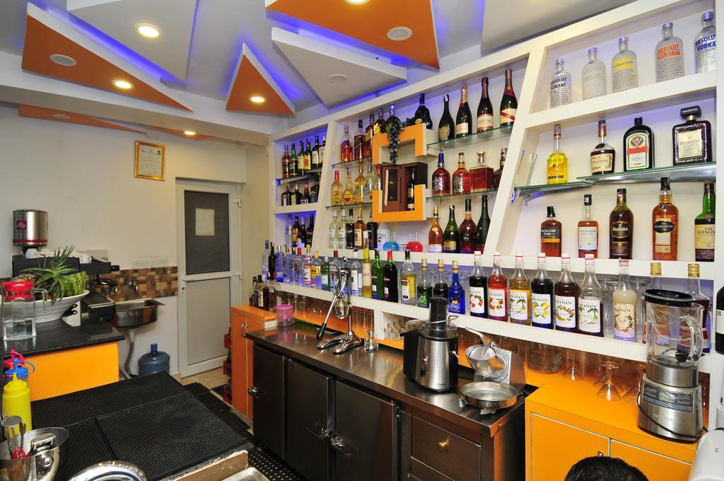 Royal Penguin Boutique & 4*