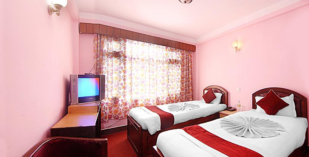 Lily Hotel 2*