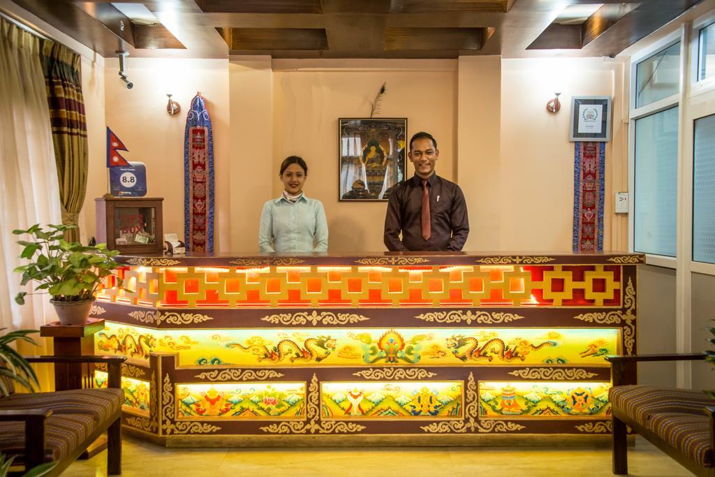 Hotel Yambu 3*
