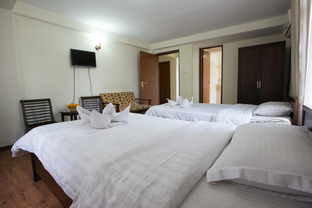 Yambu Hotel 3*