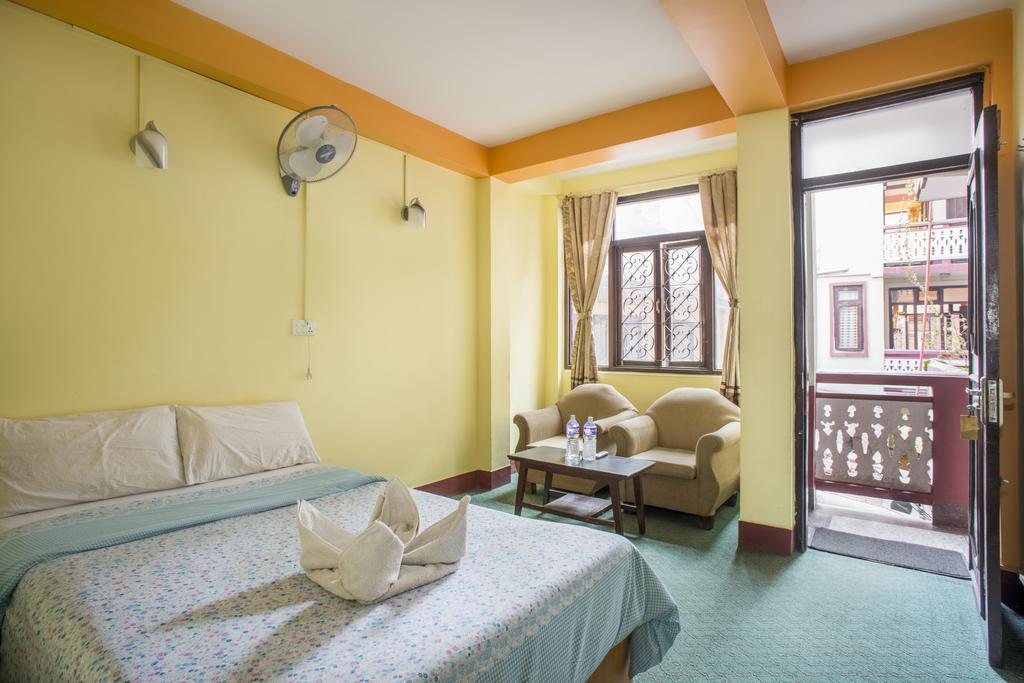 Yala Peak Albergue