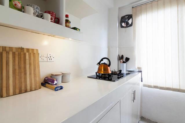 Four Red Doors Apartment *