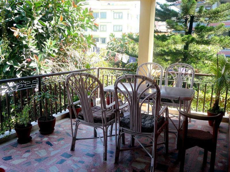 Modern Lai Lai