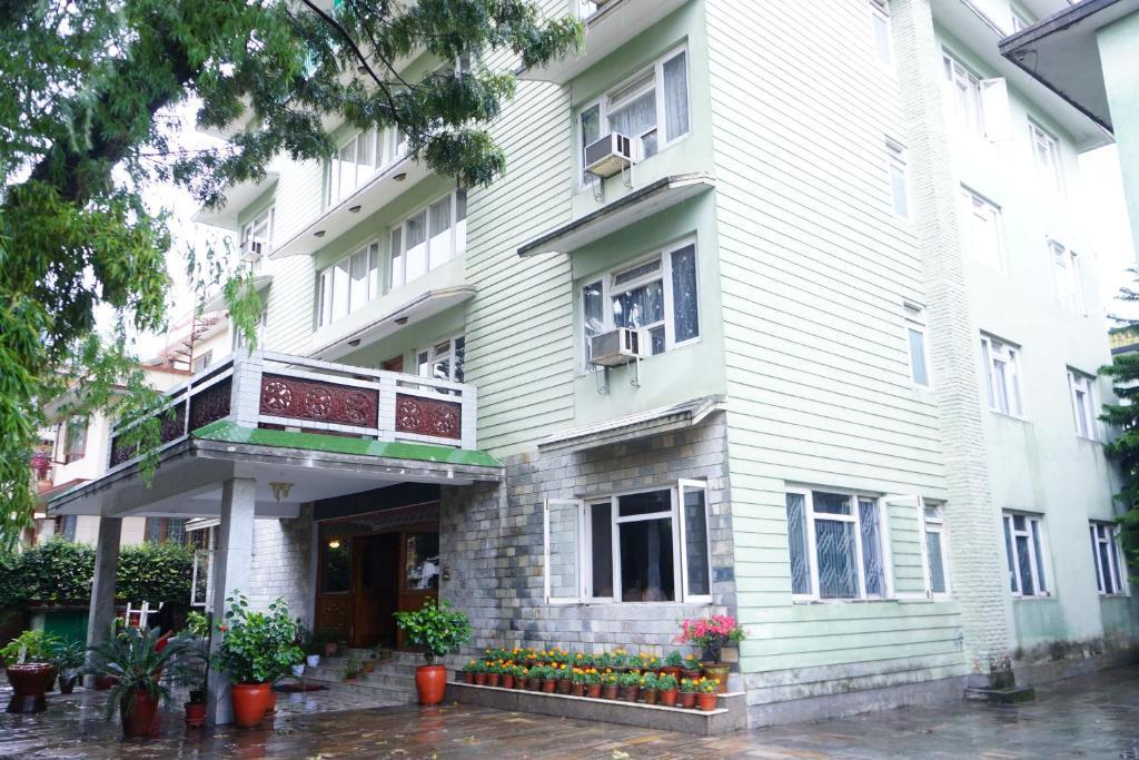 Bed & Breakfast Happiness 1