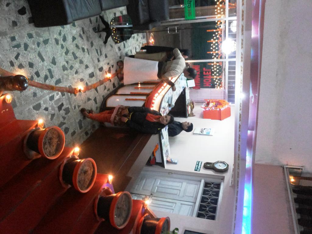 Mandakini 3*