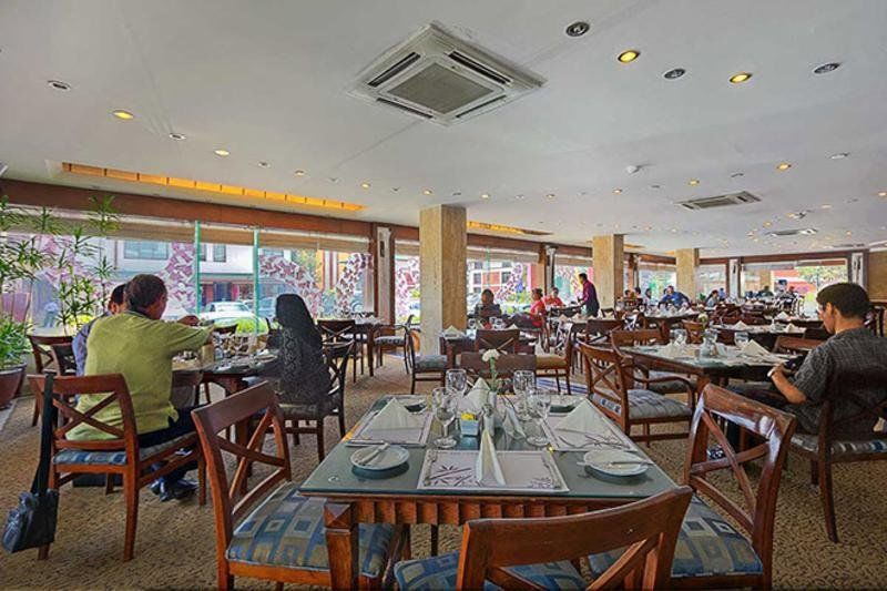 De L' Annapurna 5*