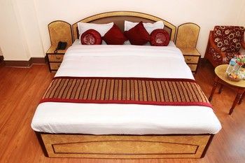 Happy Hotel 3*