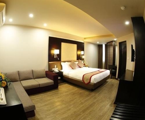 Hotel Platinum And