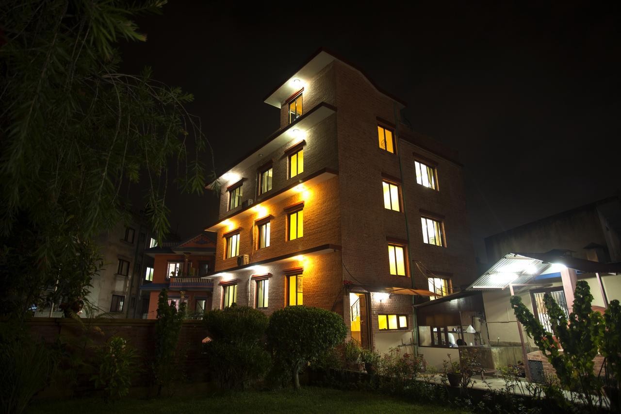 Royal Astoria 3*