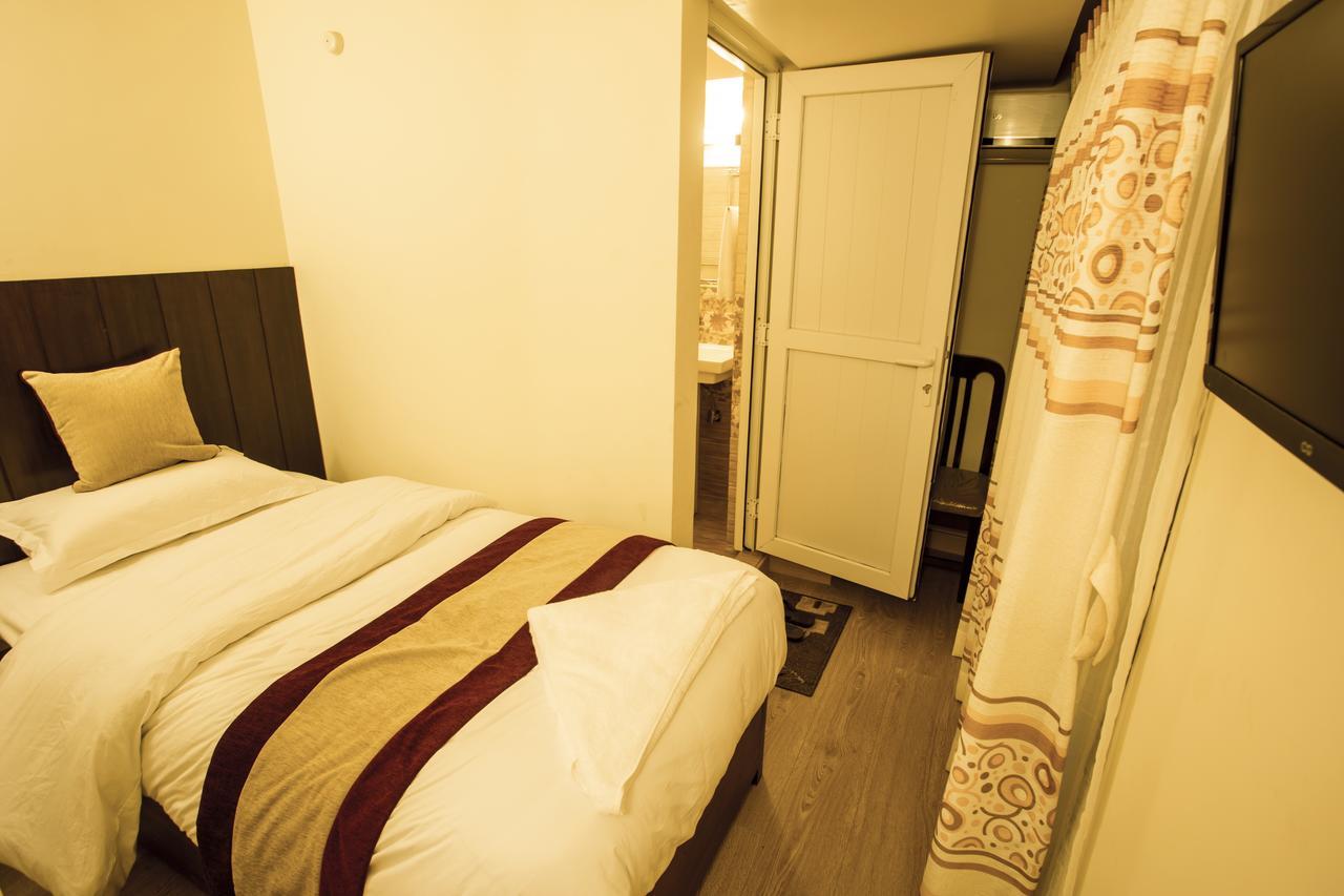 Merry Hotel