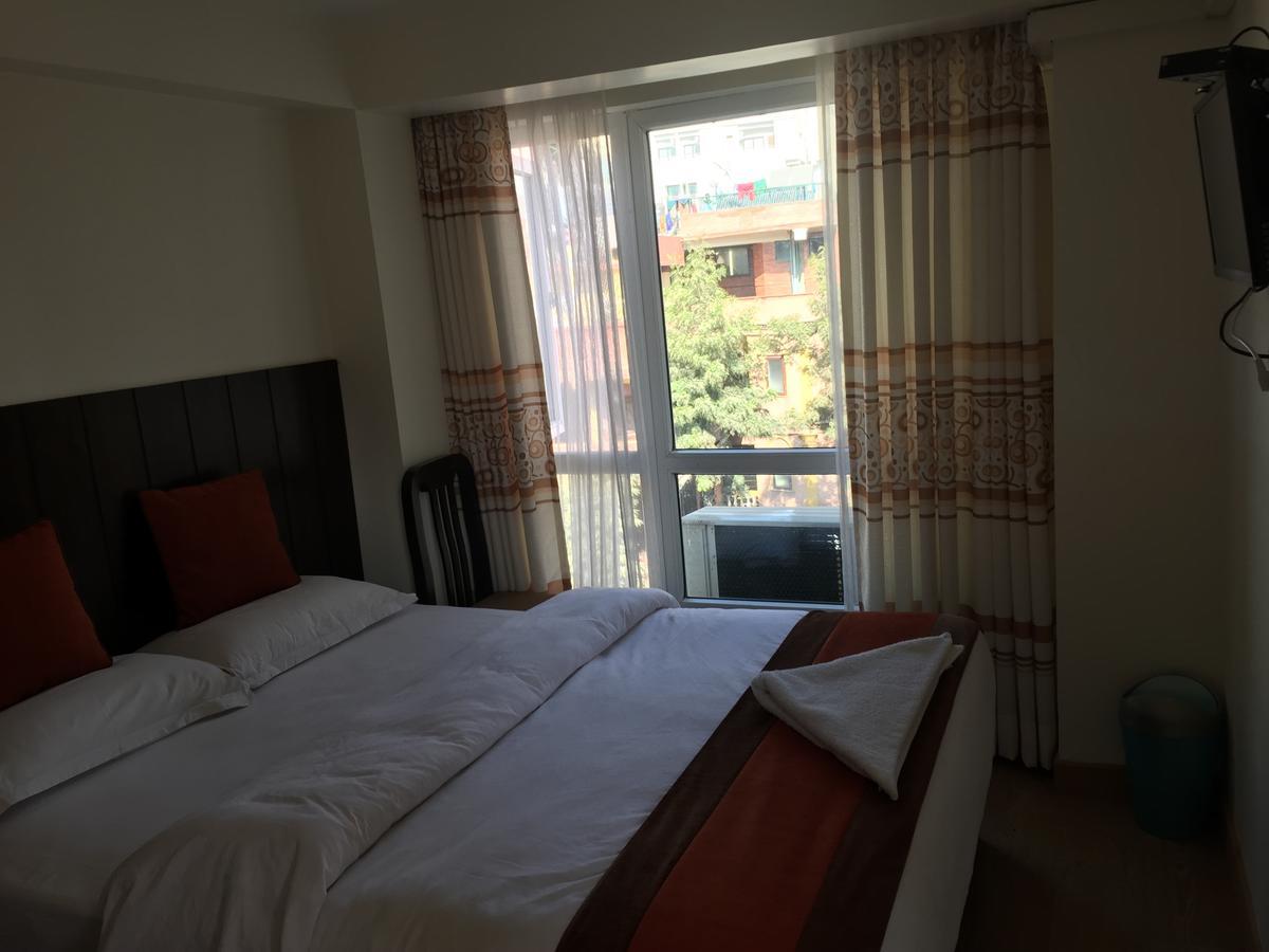 Hotel Merry