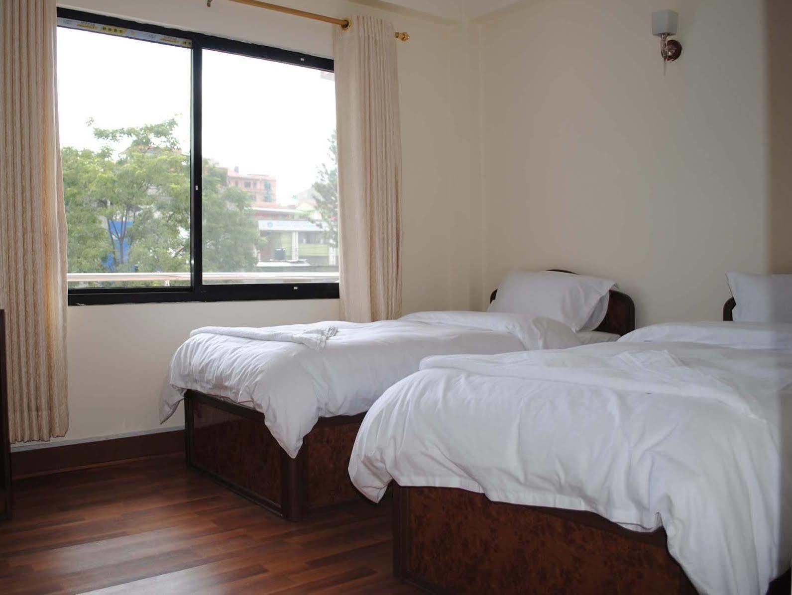 Hotel Avalon House 2*
