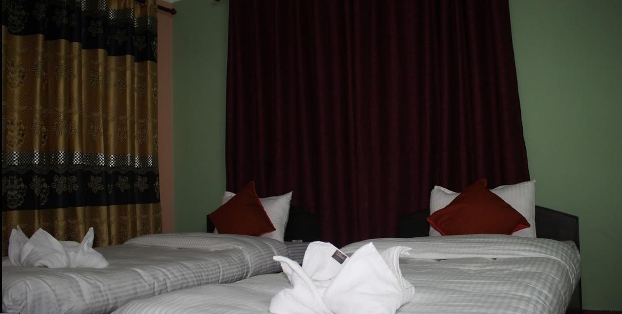 Bed & Breakfast Travellers Dorm 2*