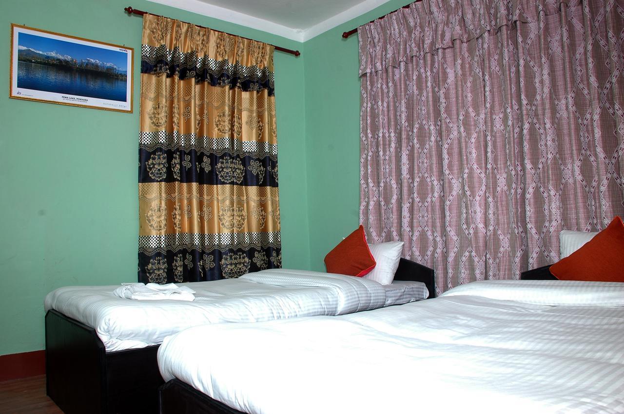 Travellers Dorm Bed & Breakfast 2*