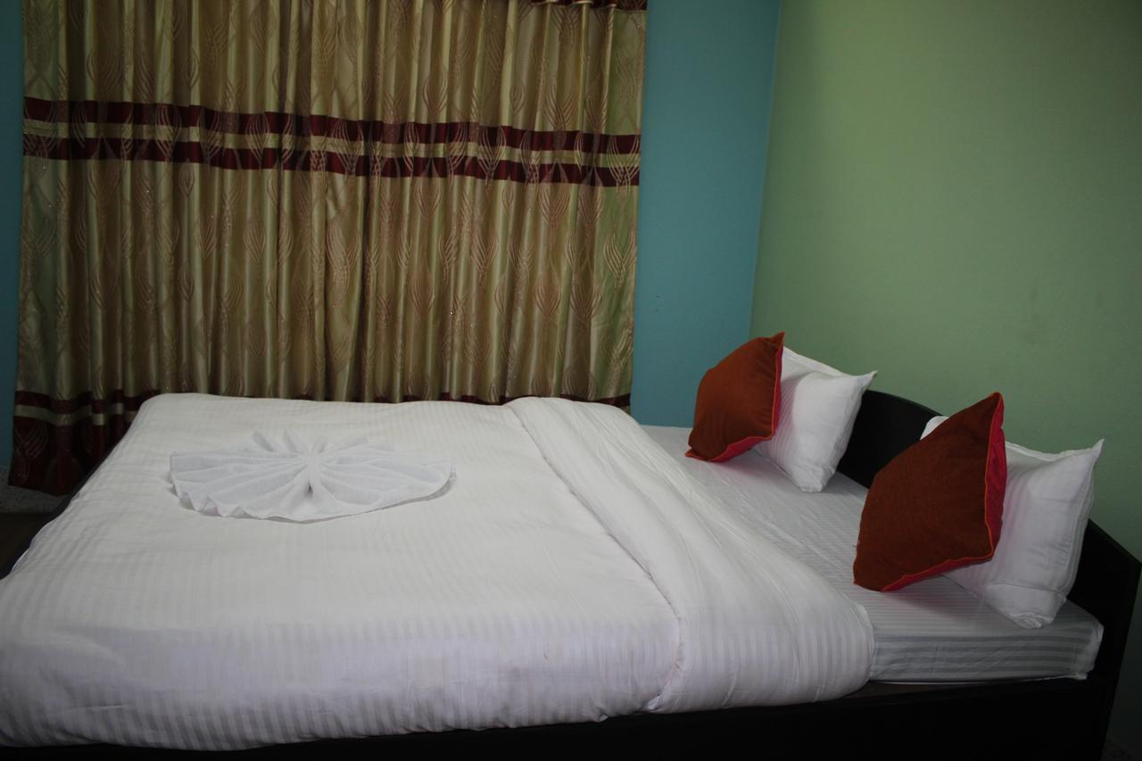 Travellers Dorm Bed & Breakfast 2*
