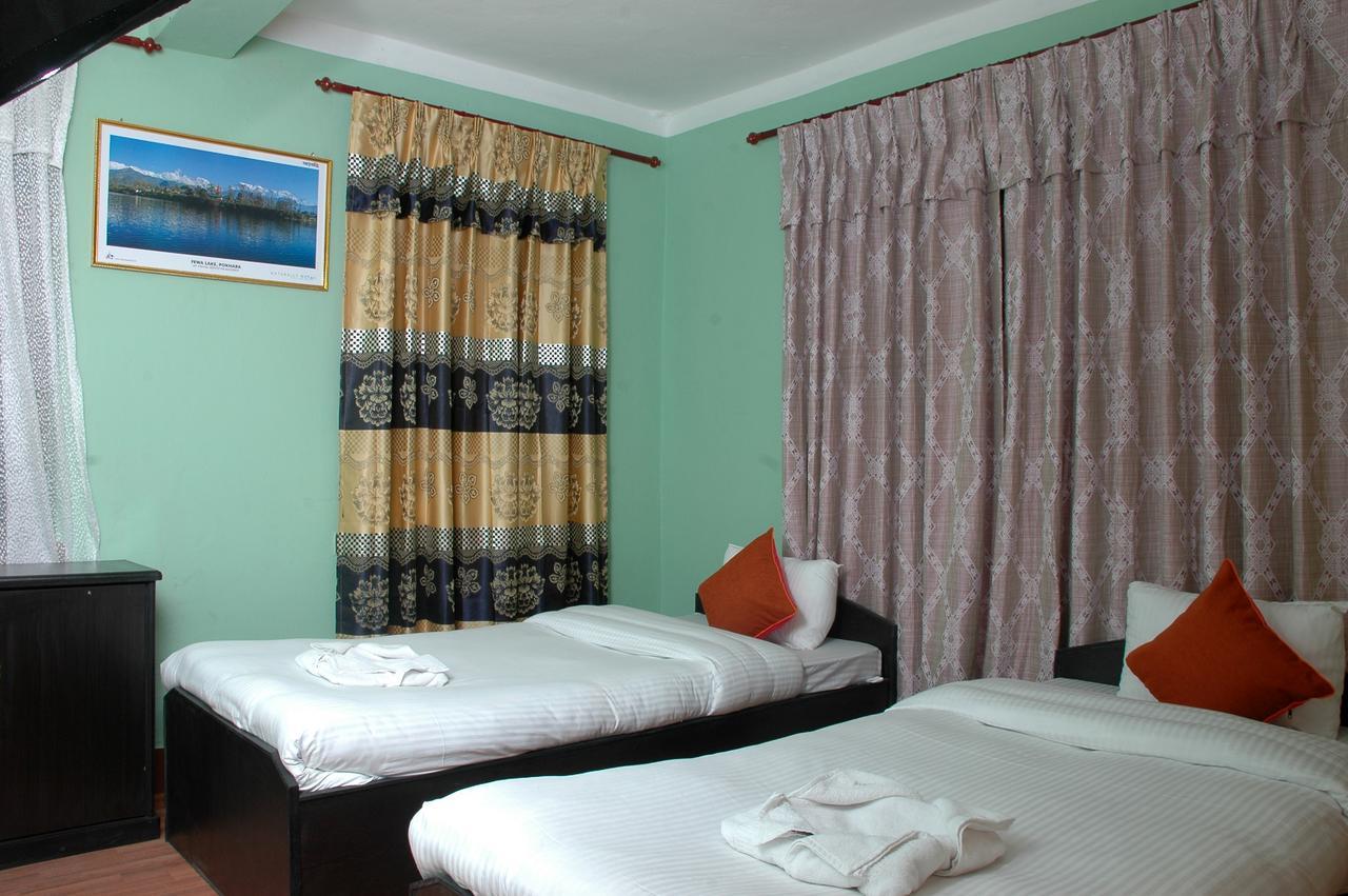 Travellers Dorm Bed & Breakfast 2*