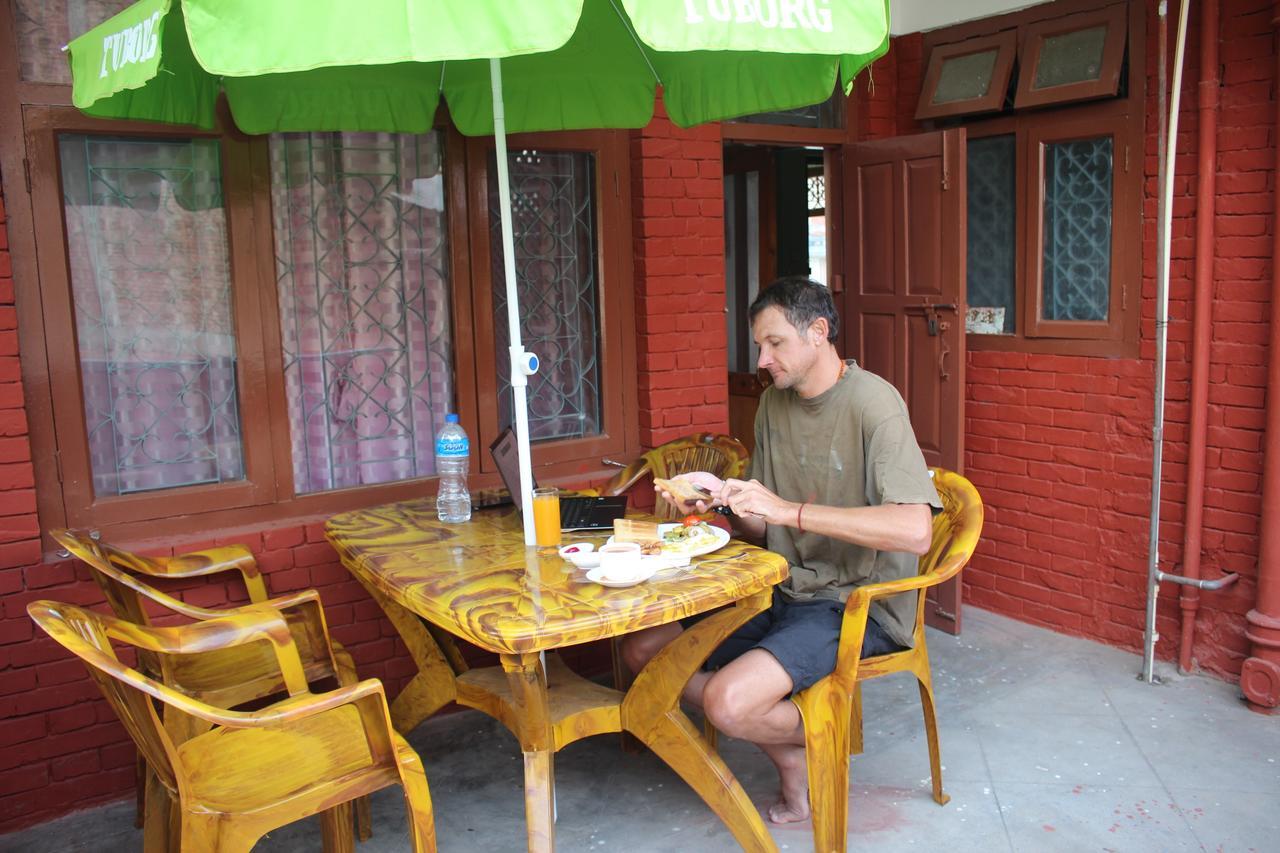 Bed & Breakfast Travellers Dorm 2*