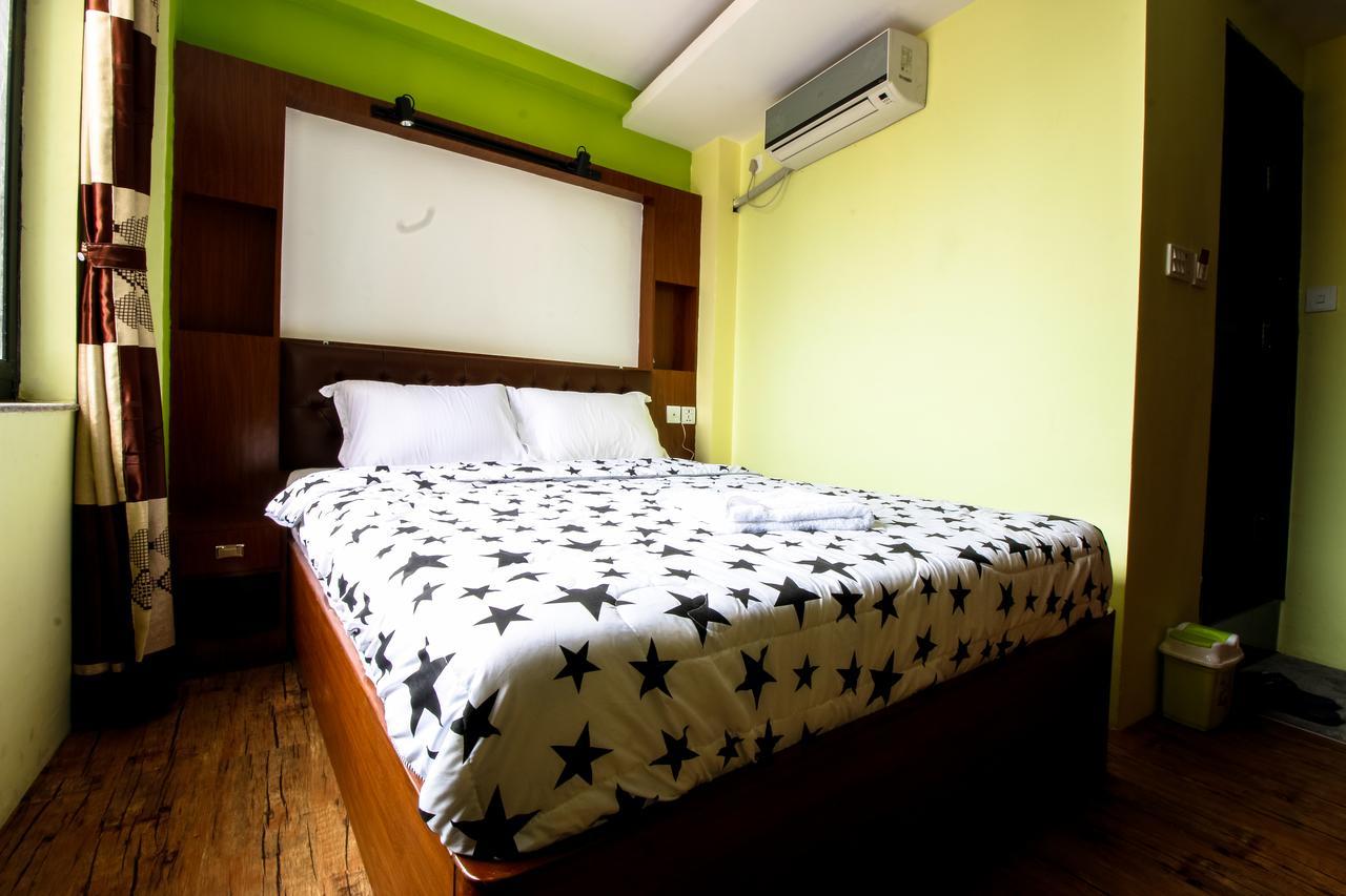 Everest Hotel