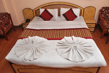 Happy Hotel 3*