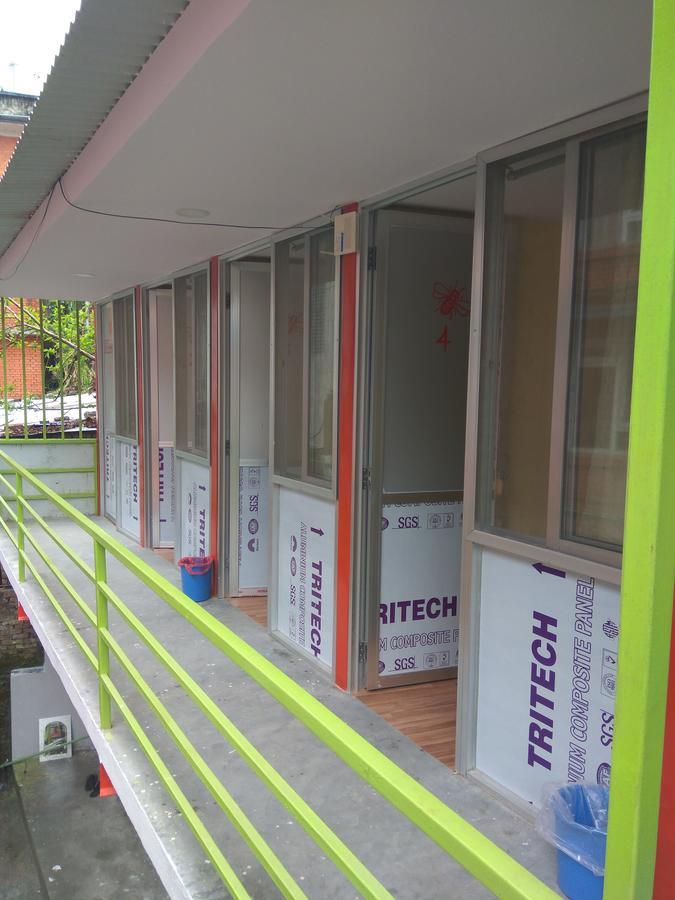 Beehive Hostel *