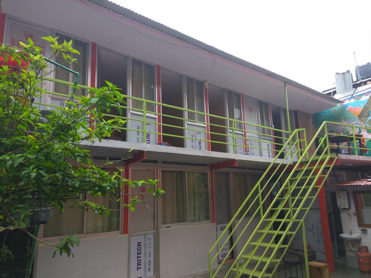 Beehive Hostel *