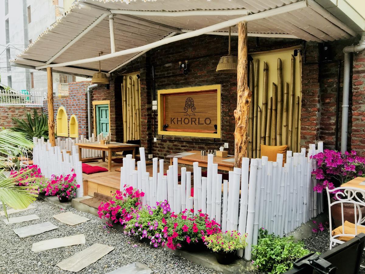 Dungkar * Kathmandu