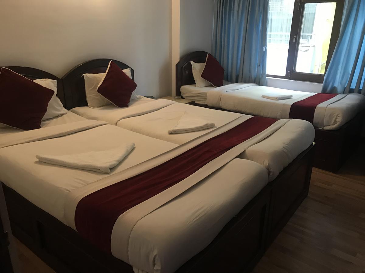Lily Hotel 2*