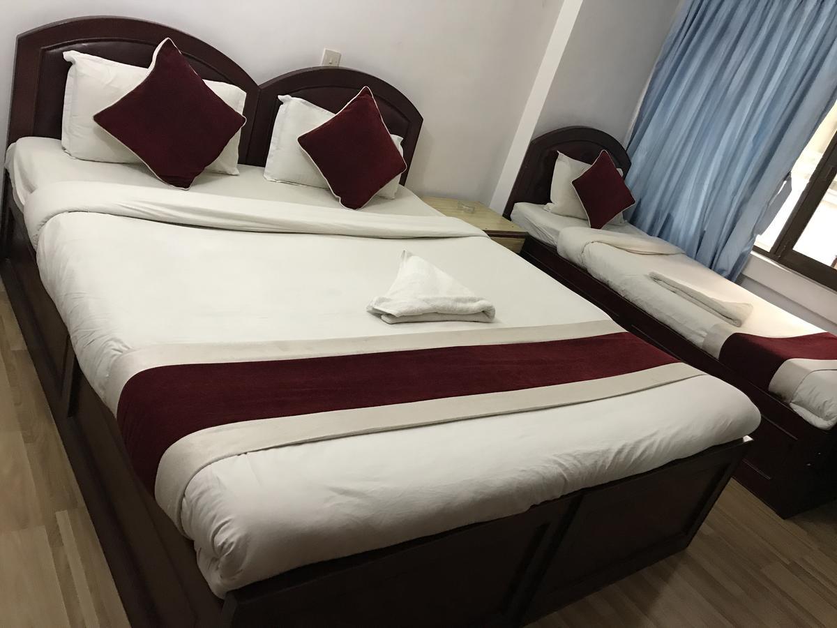 Lily Hotel