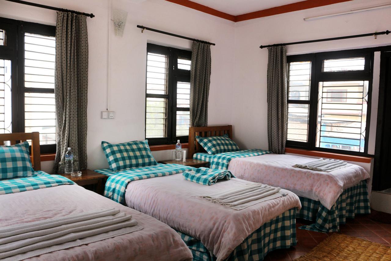 Hotel Bravo 2*