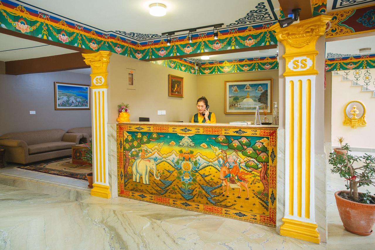 Hotel Lotus Gems 3*