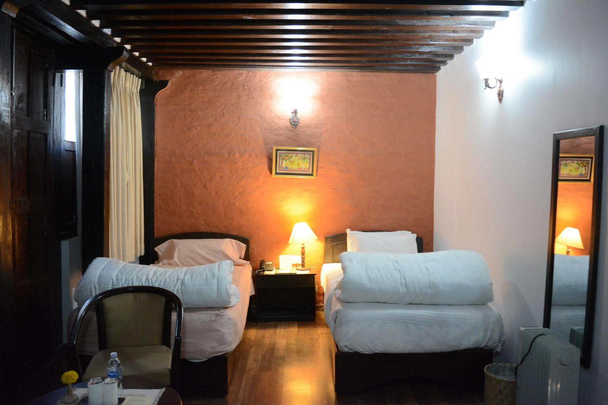 Oyo 738 Kaze Darbar Hotel
