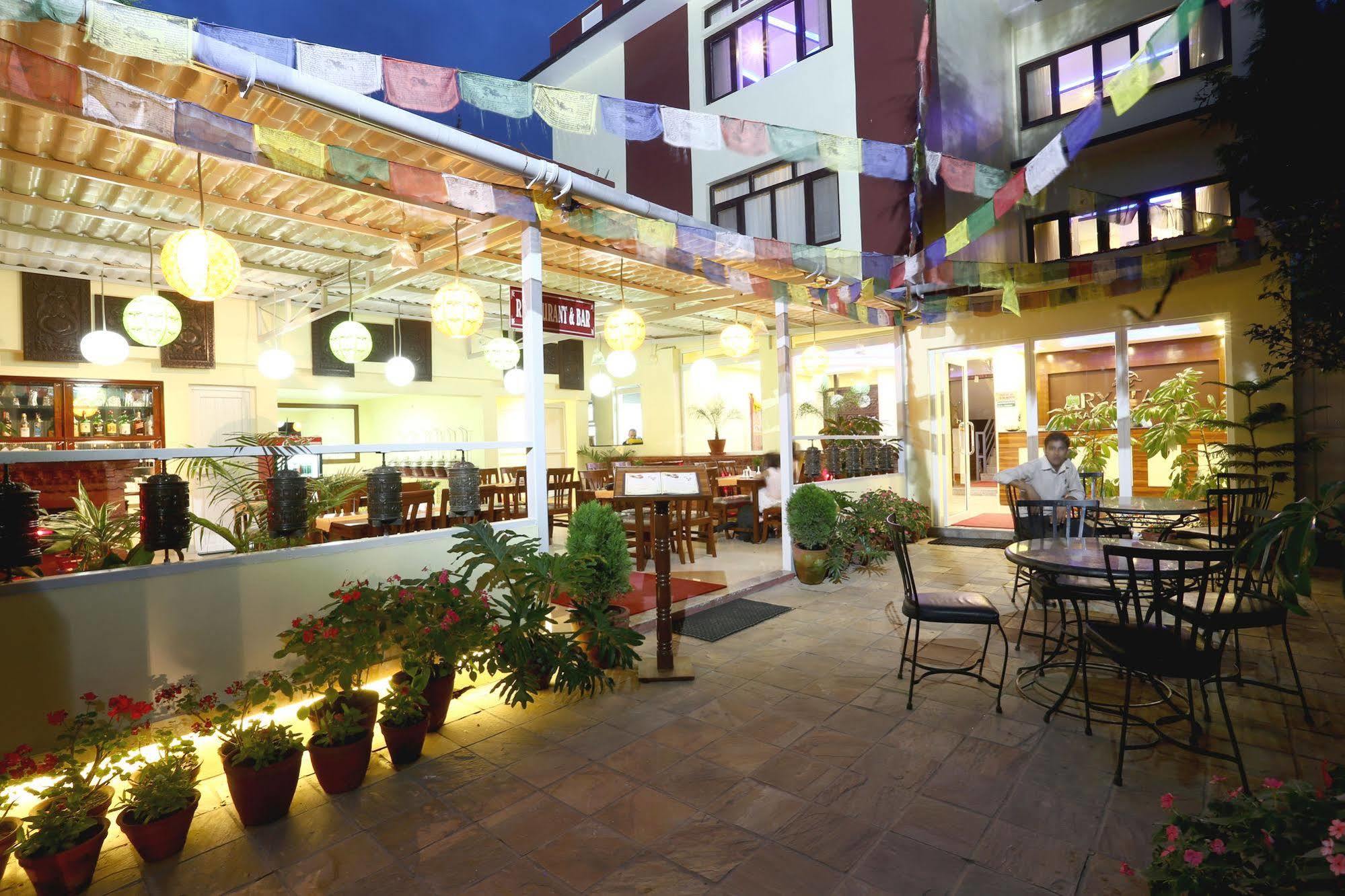 Hotel Aryatara