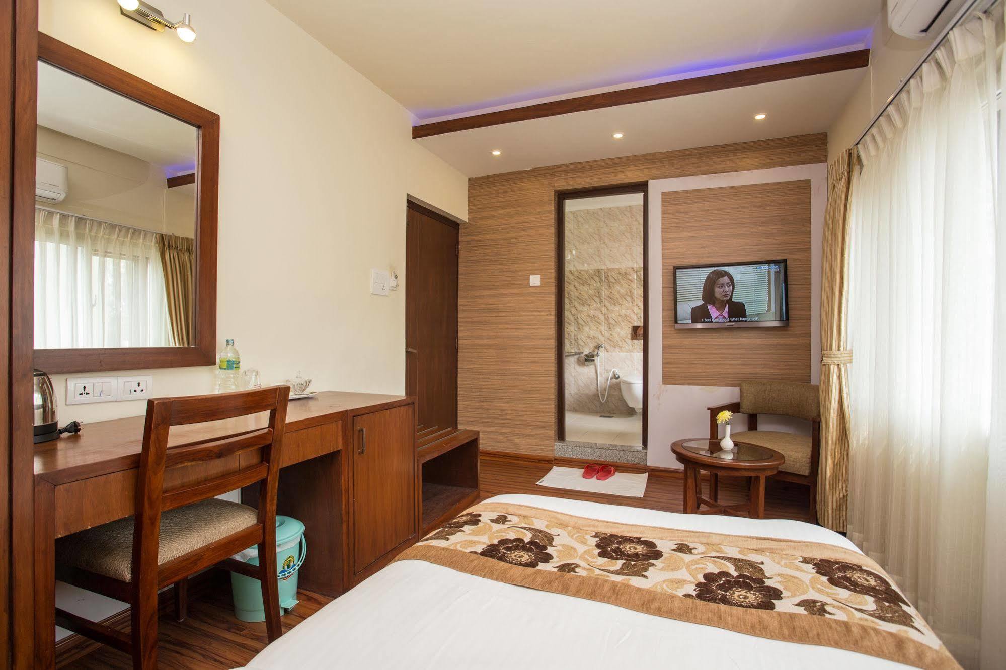 Hotel Aryatara 3*