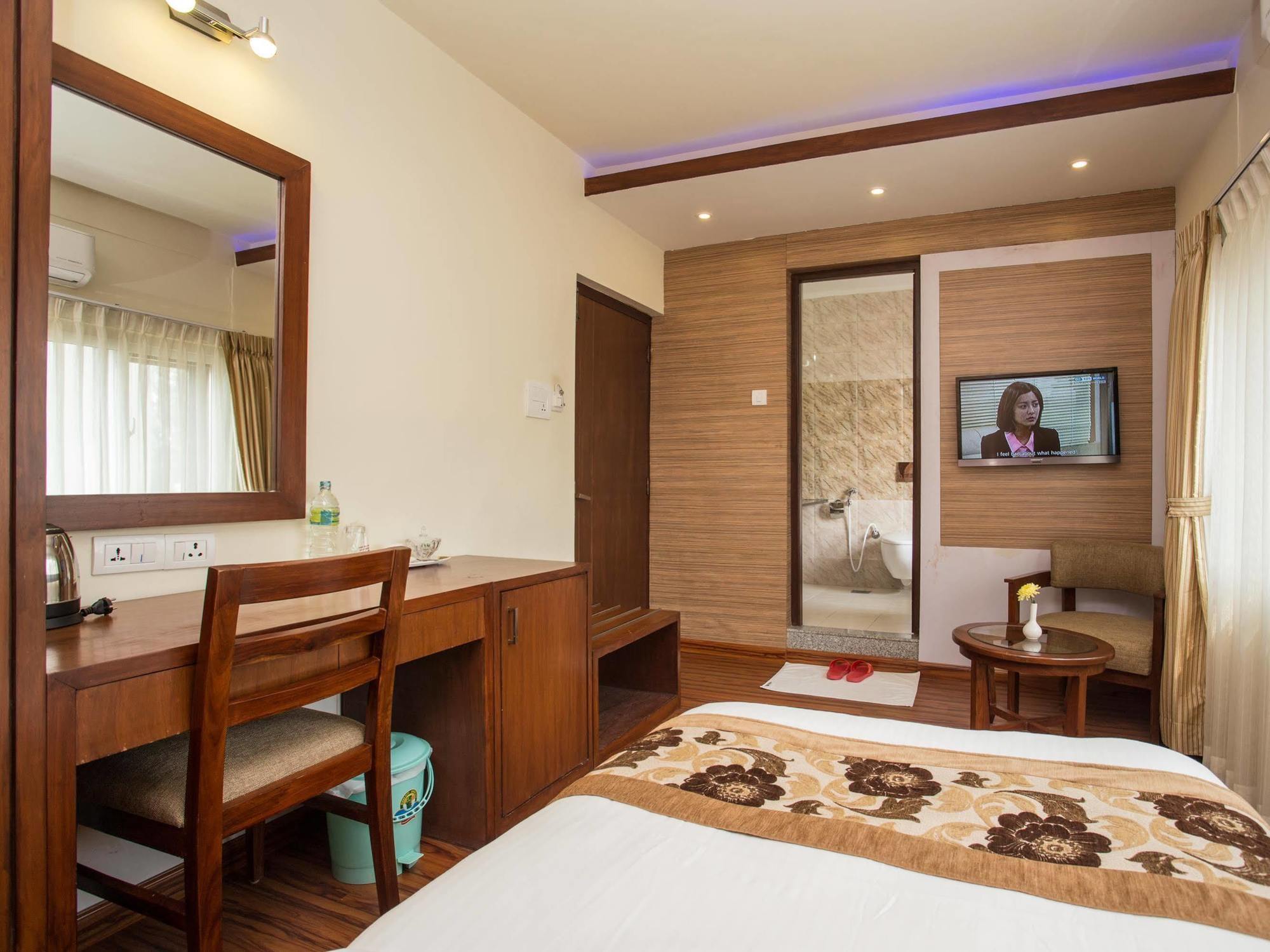 Aryatara Hotel 3*