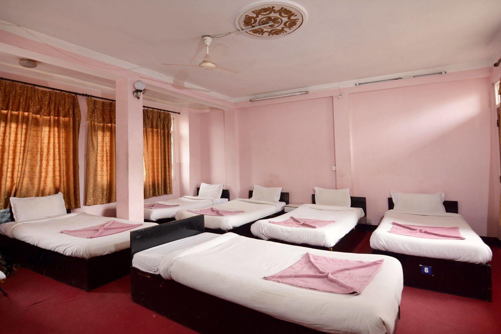 Silver Hotel *