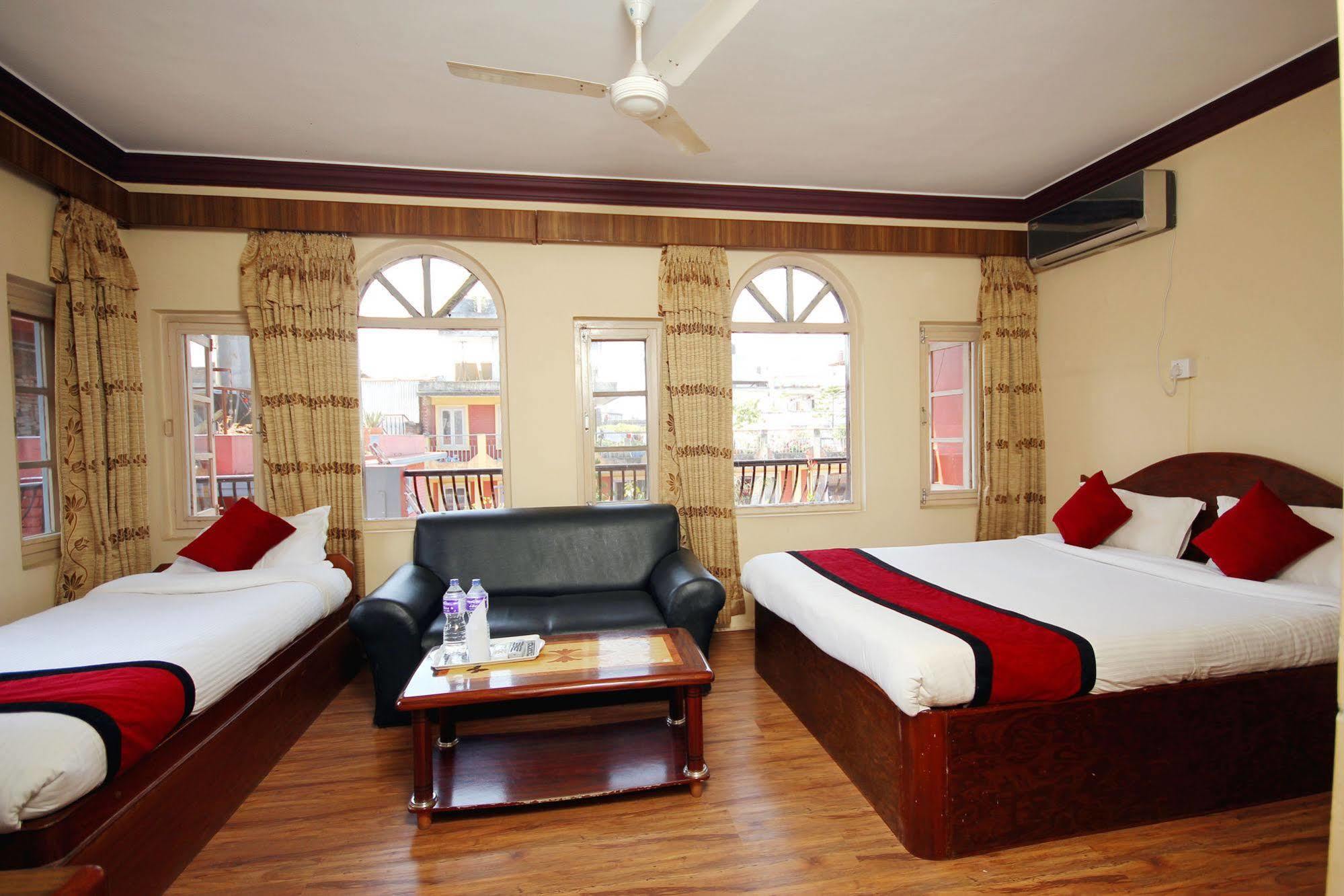 Bed & Breakfast Holy 2*