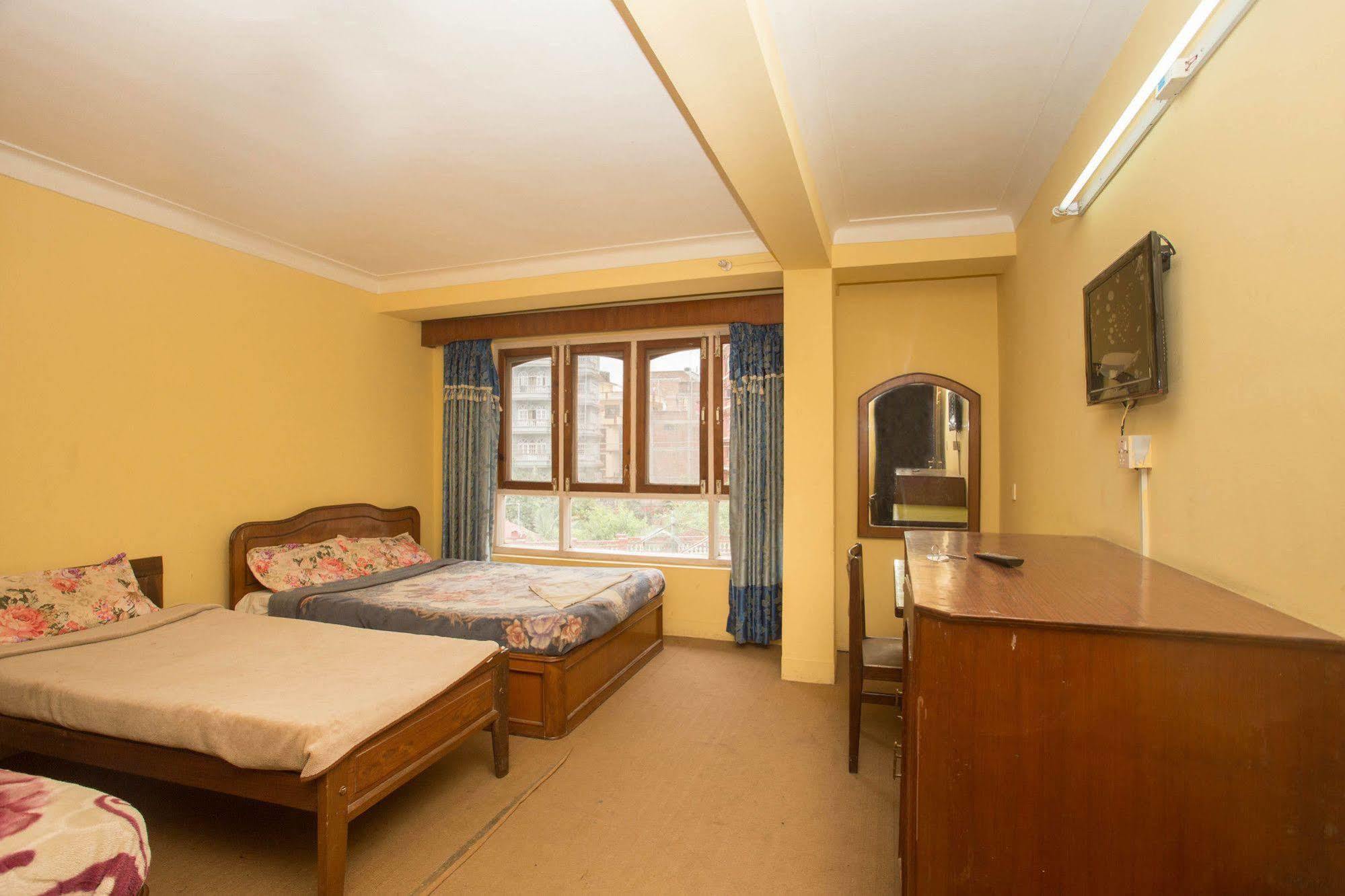 Red Panda Hotel 2*