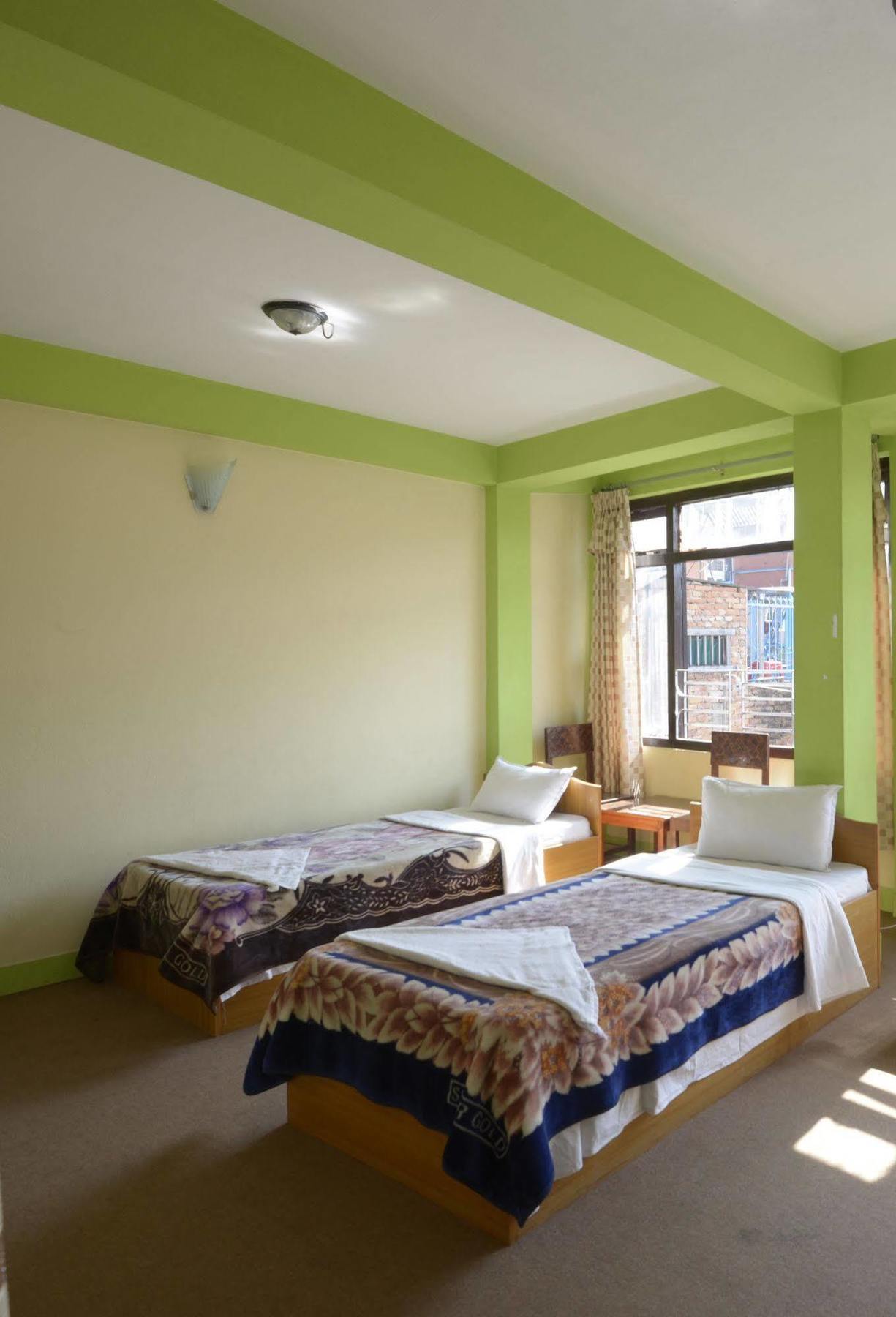 Yala Peak Albergue
