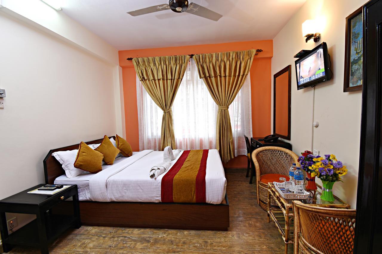 Pleasure Hotel 3*