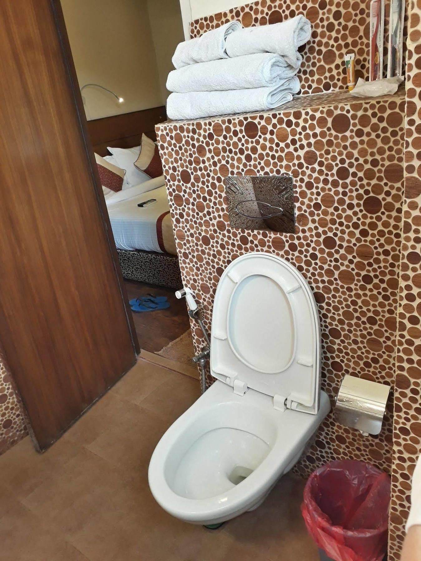 Heranya Hotel