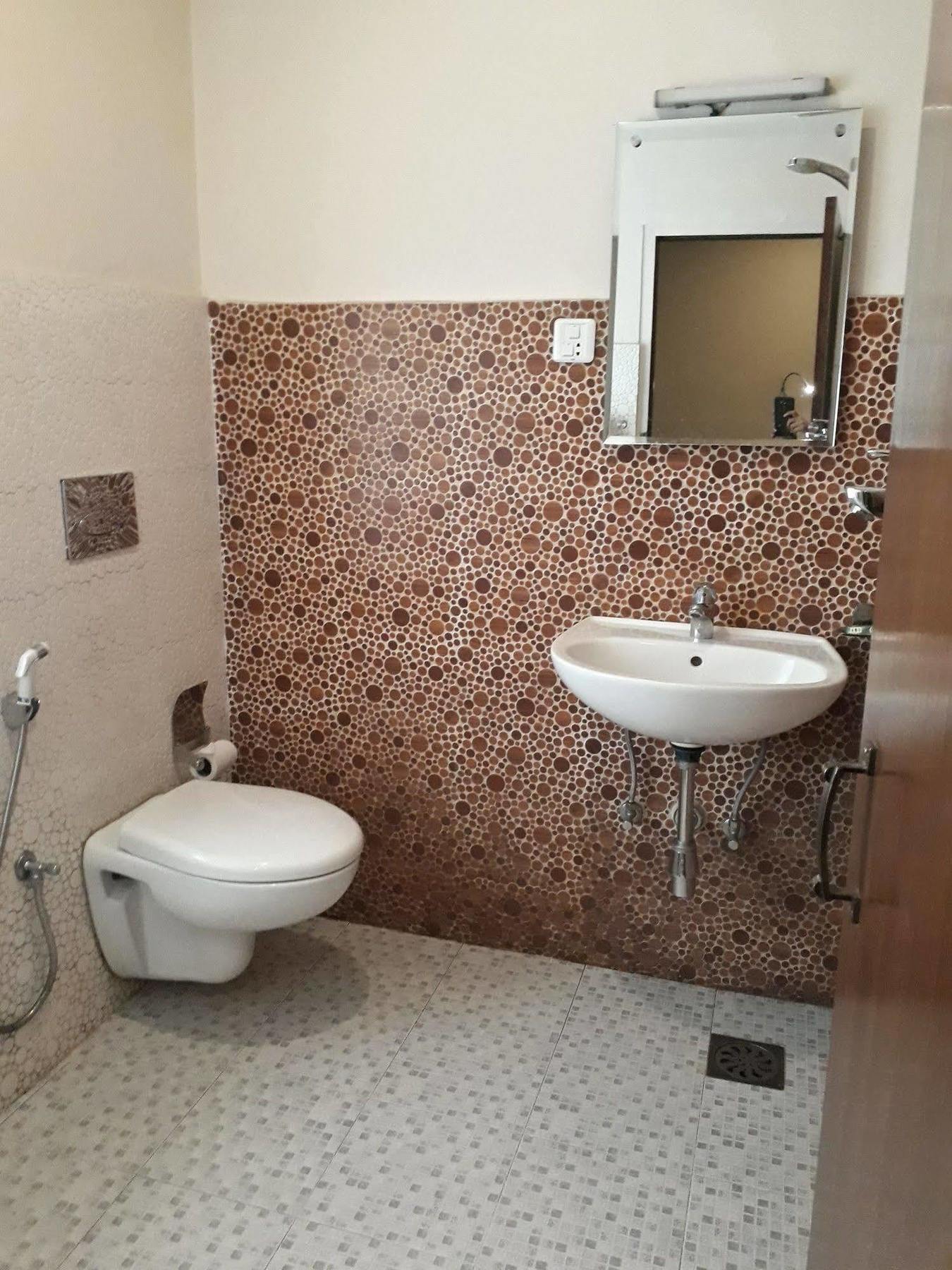 Heranya Hotel 3*