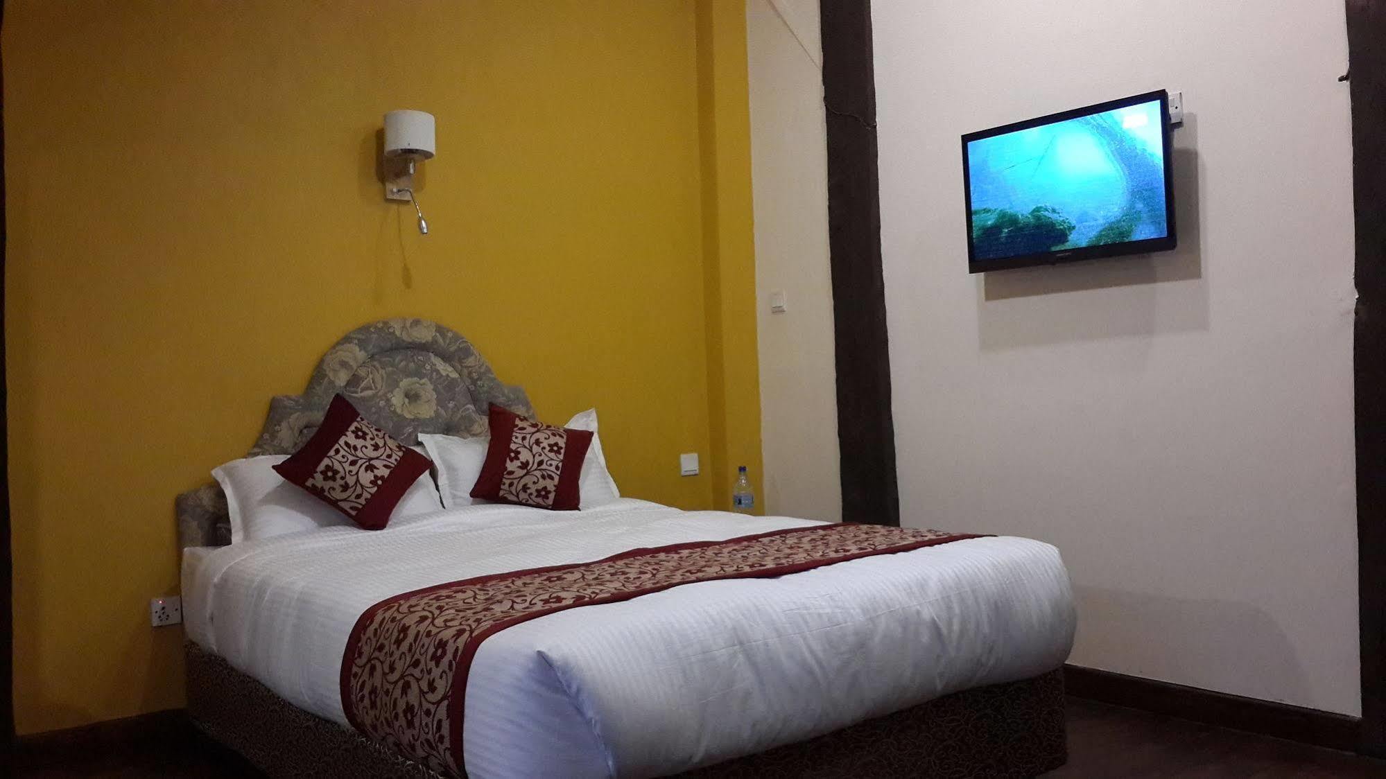 Heranya Hotel