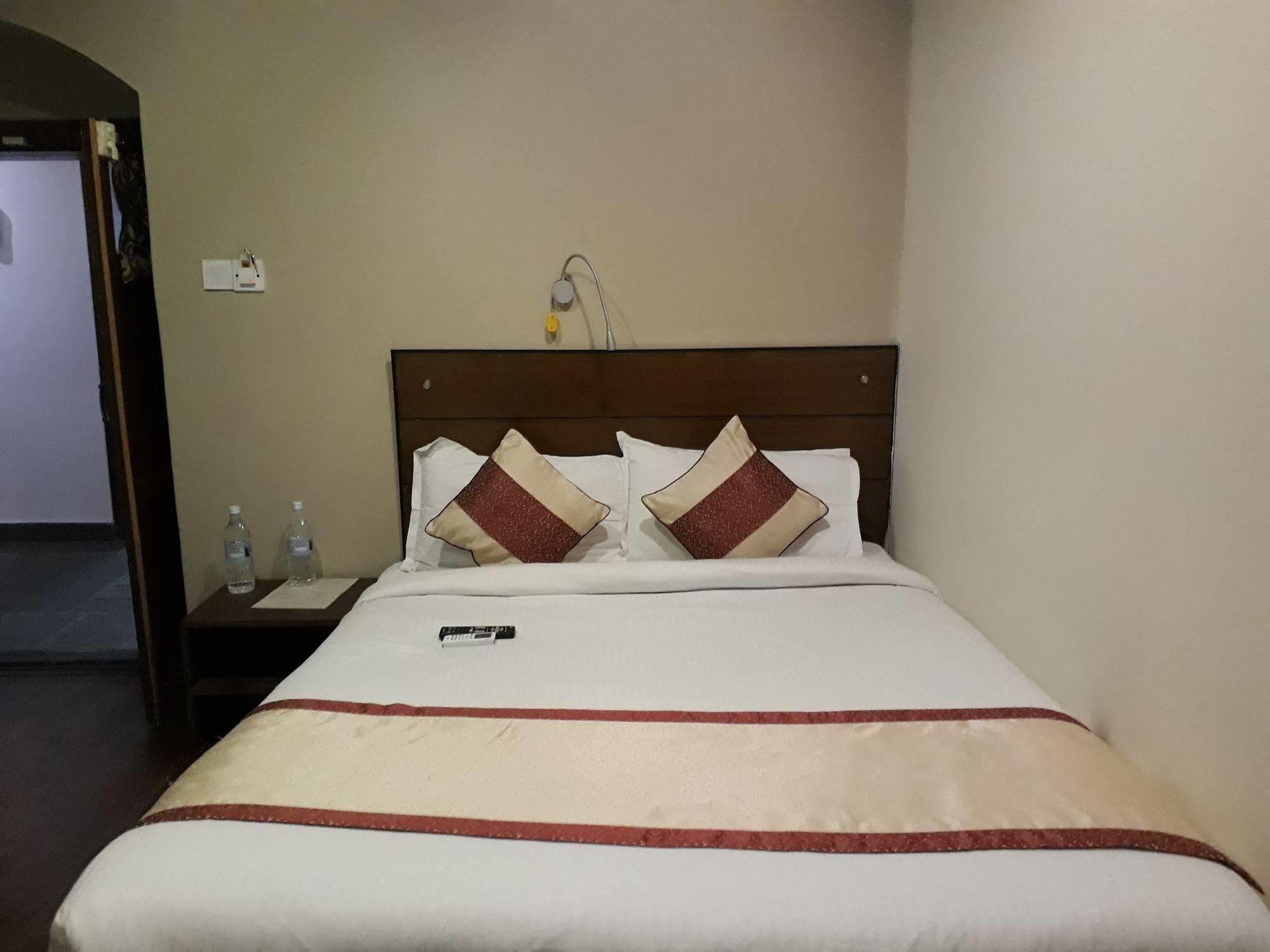 Heranya Hotel