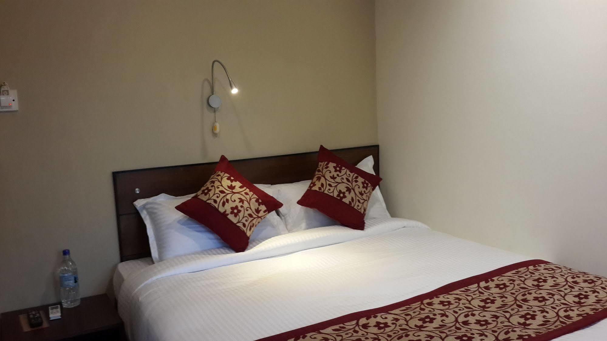Heranya Hotel