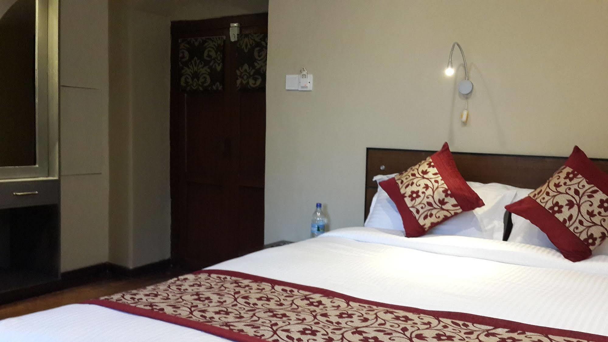 Hotel Heranya 3*
